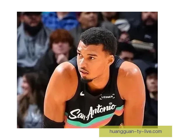 雄鹿不敌马刺无缘季后赛 文班23分15篮板6助攻卡斯尔三双字母哥目睹出局