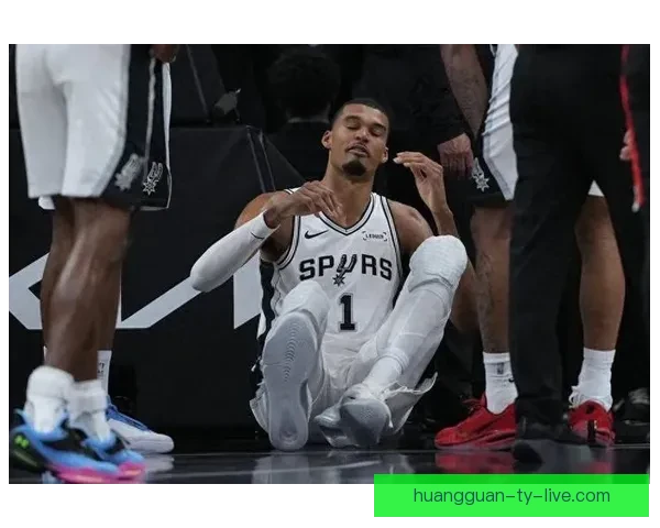 马刺主帅透露文班脚踝有些不适 赛后将冰敷情况不严重